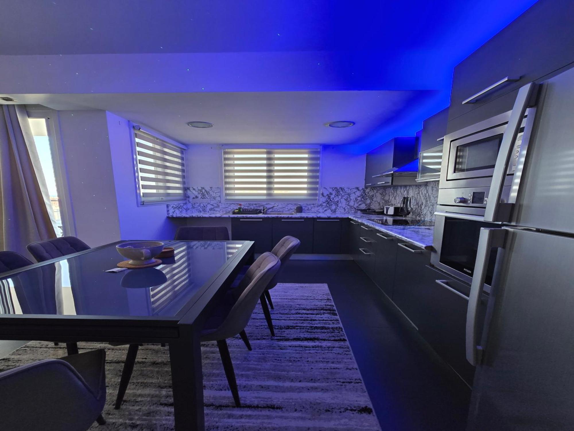 Golden Bay Deluxe Holiday Apartment بروتاراس المظهر الخارجي الصورة
