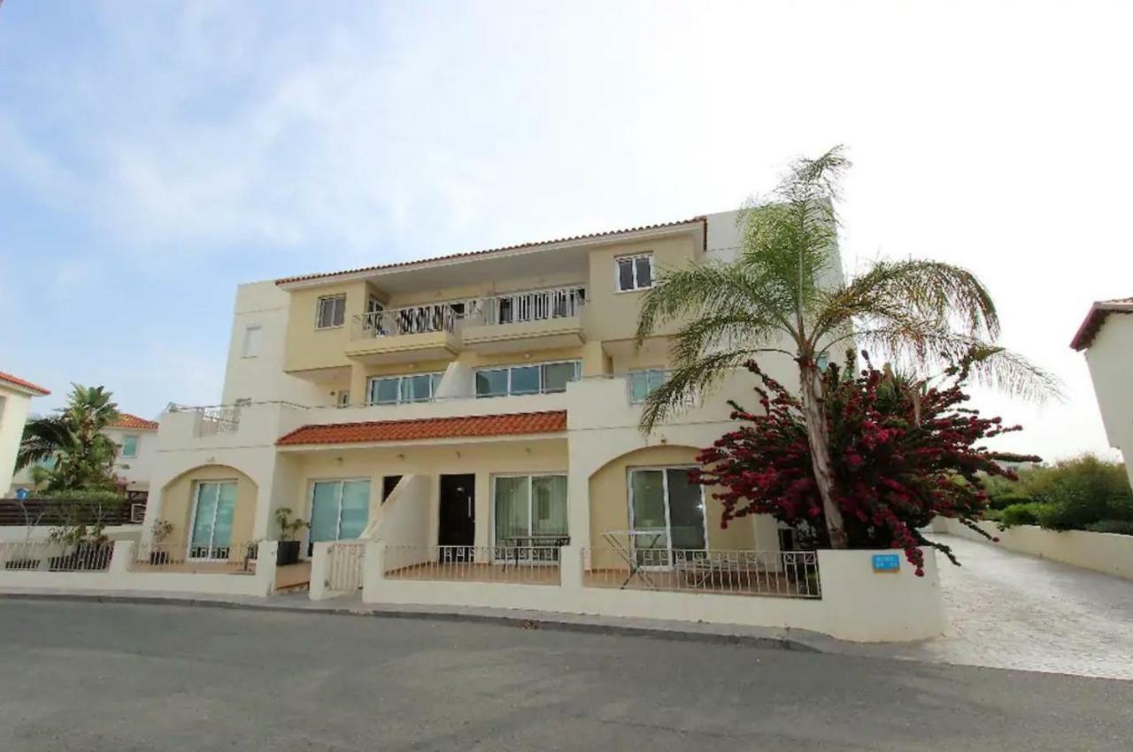 Golden Bay Deluxe Holiday Apartment بروتاراس المظهر الخارجي الصورة